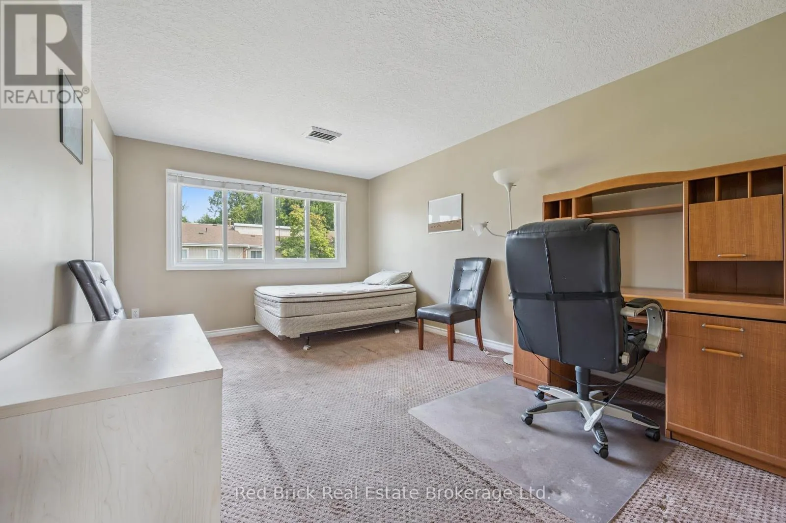 16 - 121 UNIVERSITY AVENUE E, #16
