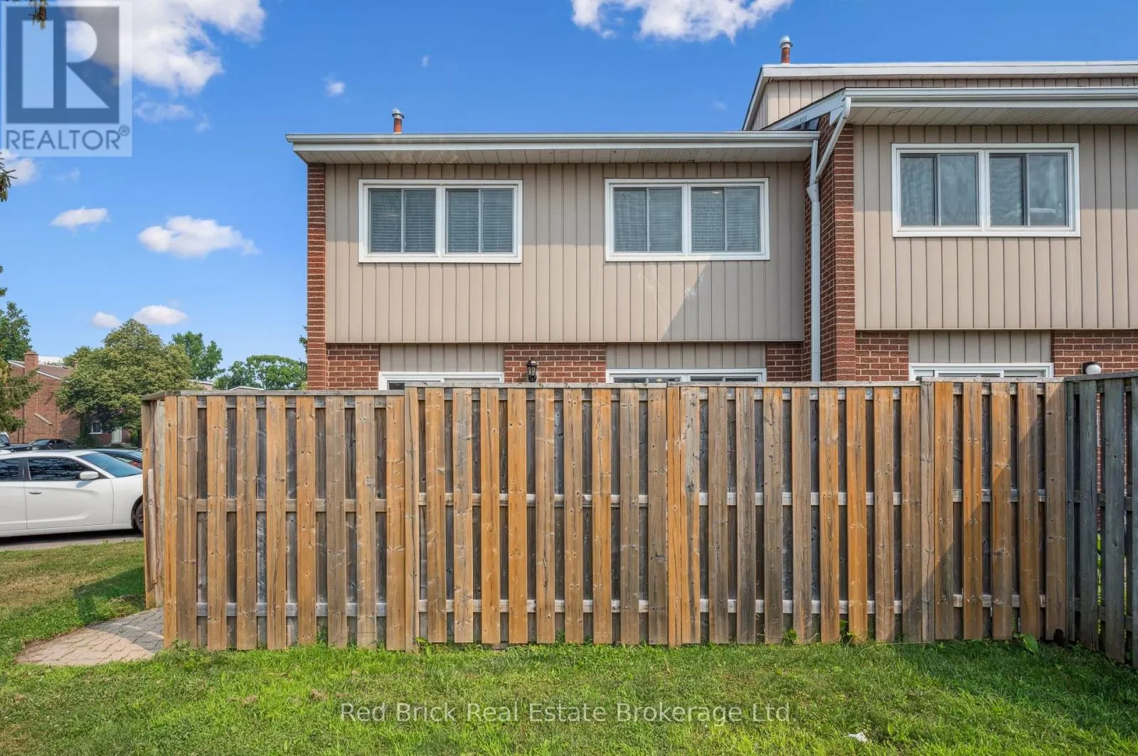 16 - 121 UNIVERSITY AVENUE E, #16