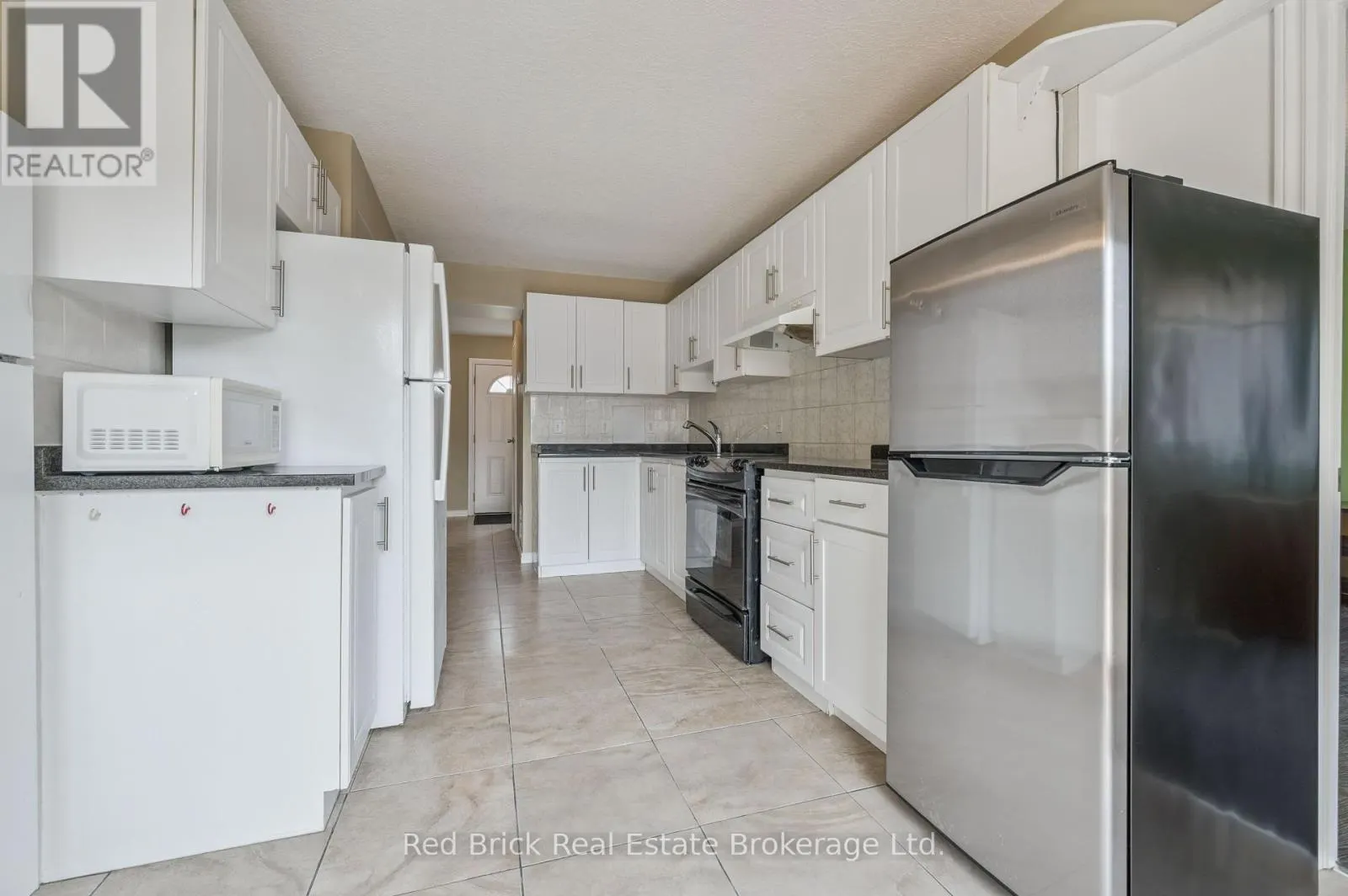 16 - 121 UNIVERSITY AVENUE E, #16
