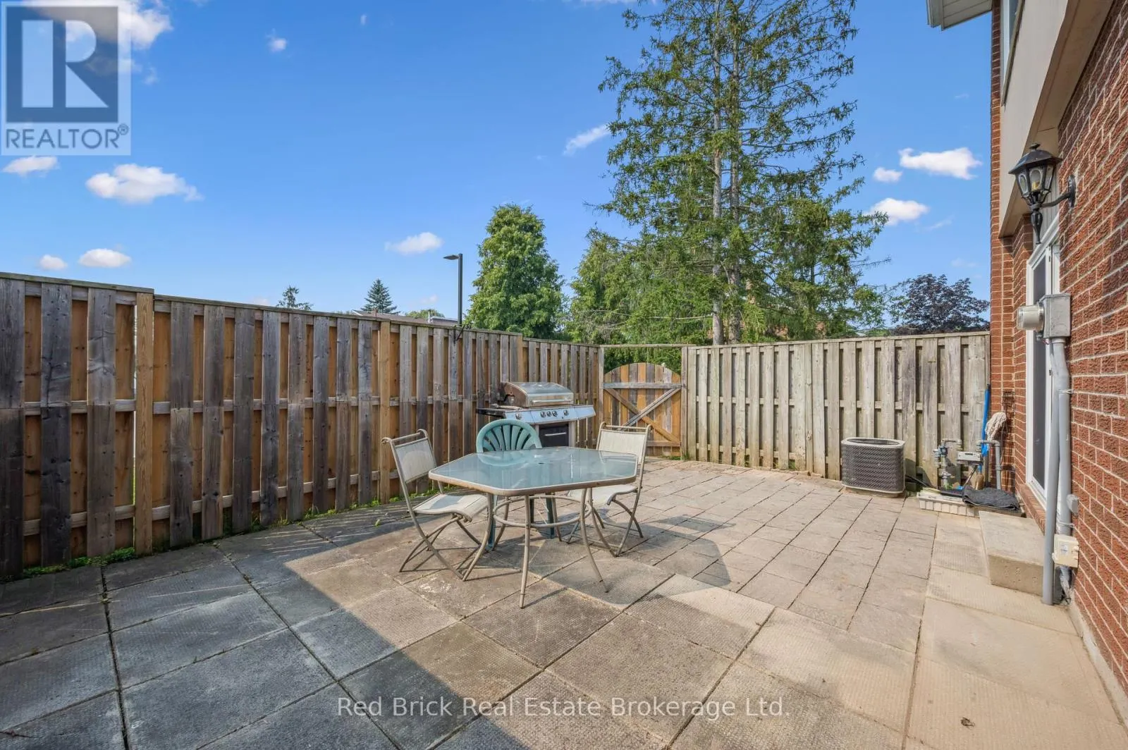 16 - 121 UNIVERSITY AVENUE E, #16