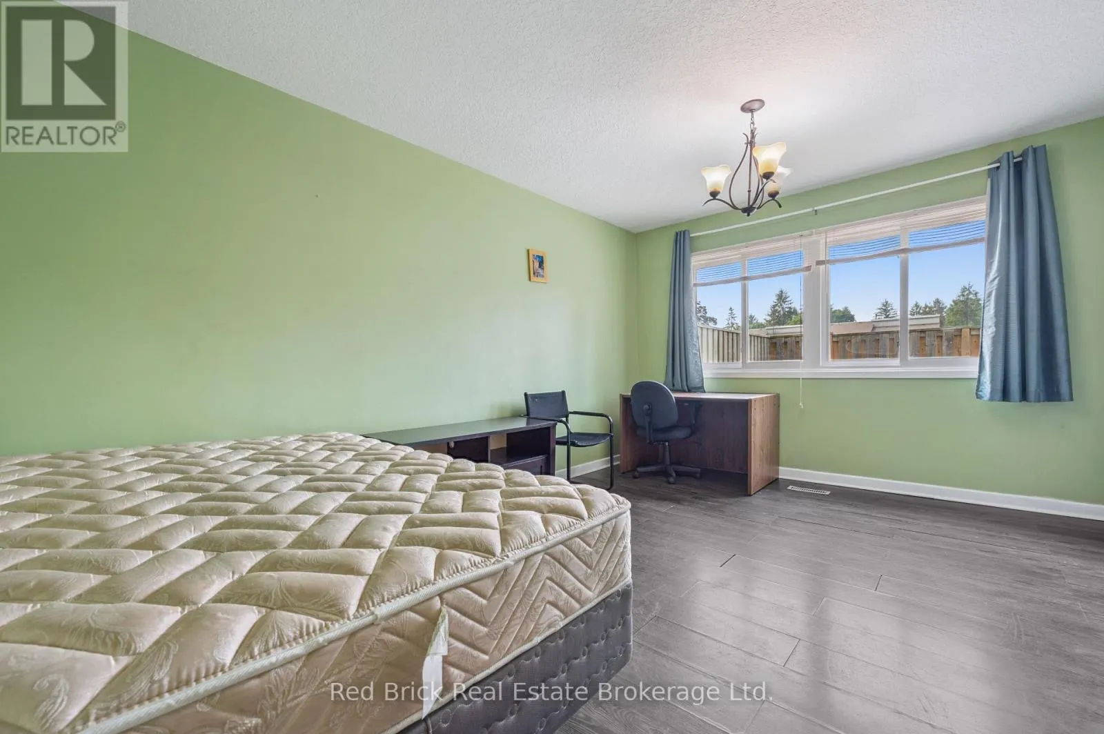 16 - 121 UNIVERSITY AVENUE E, #16