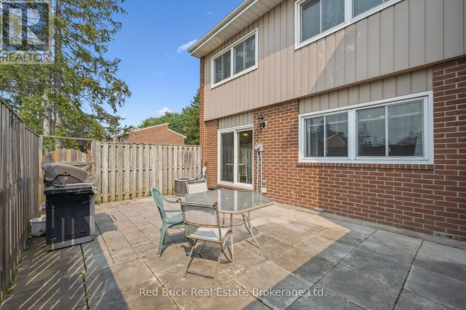 16 - 121 UNIVERSITY AVENUE E, #16