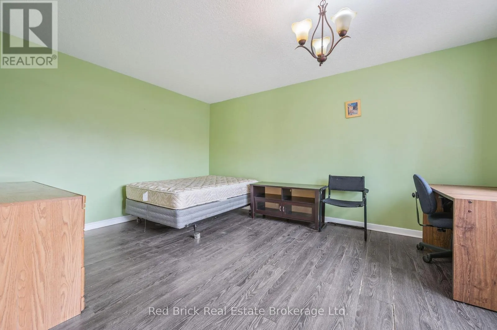 16 - 121 UNIVERSITY AVENUE E, #16