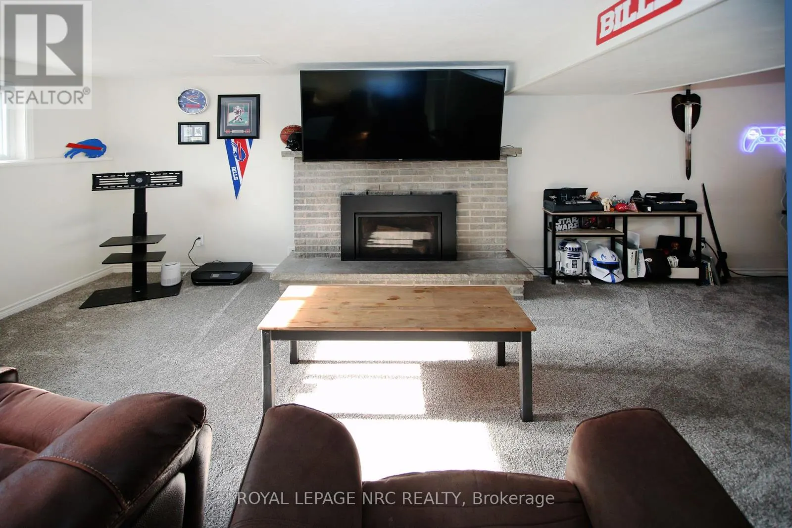 410 LAKESIDE ROAD
