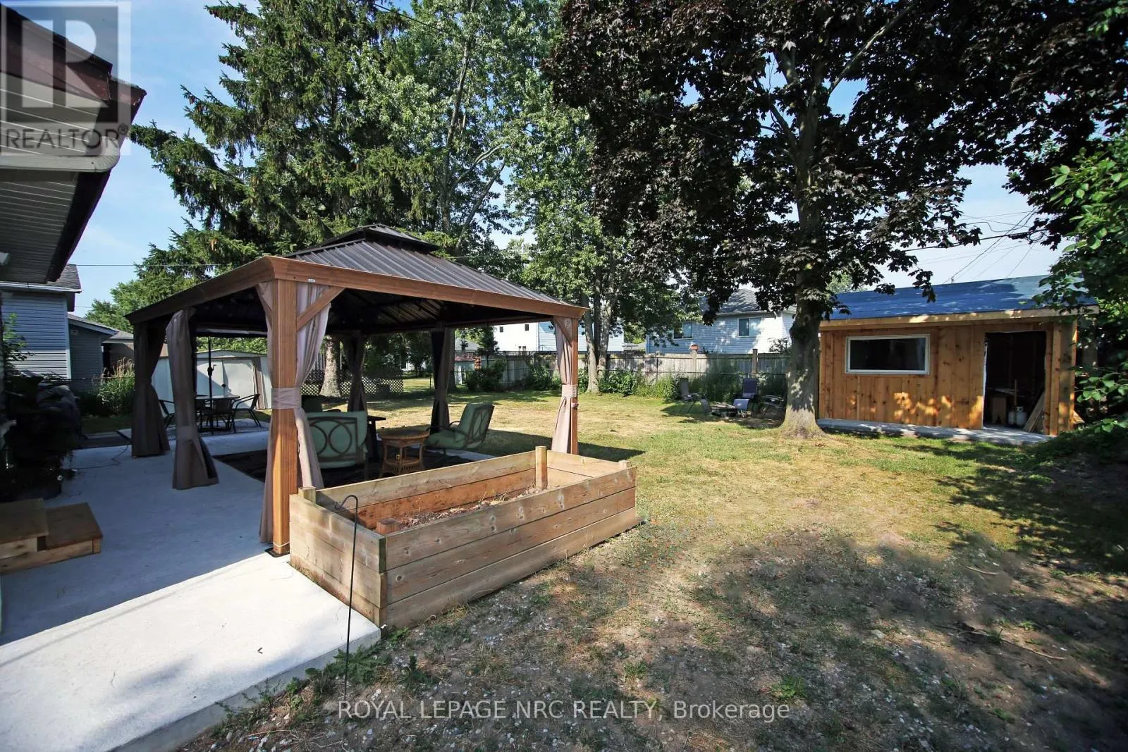 410 LAKESIDE ROAD
