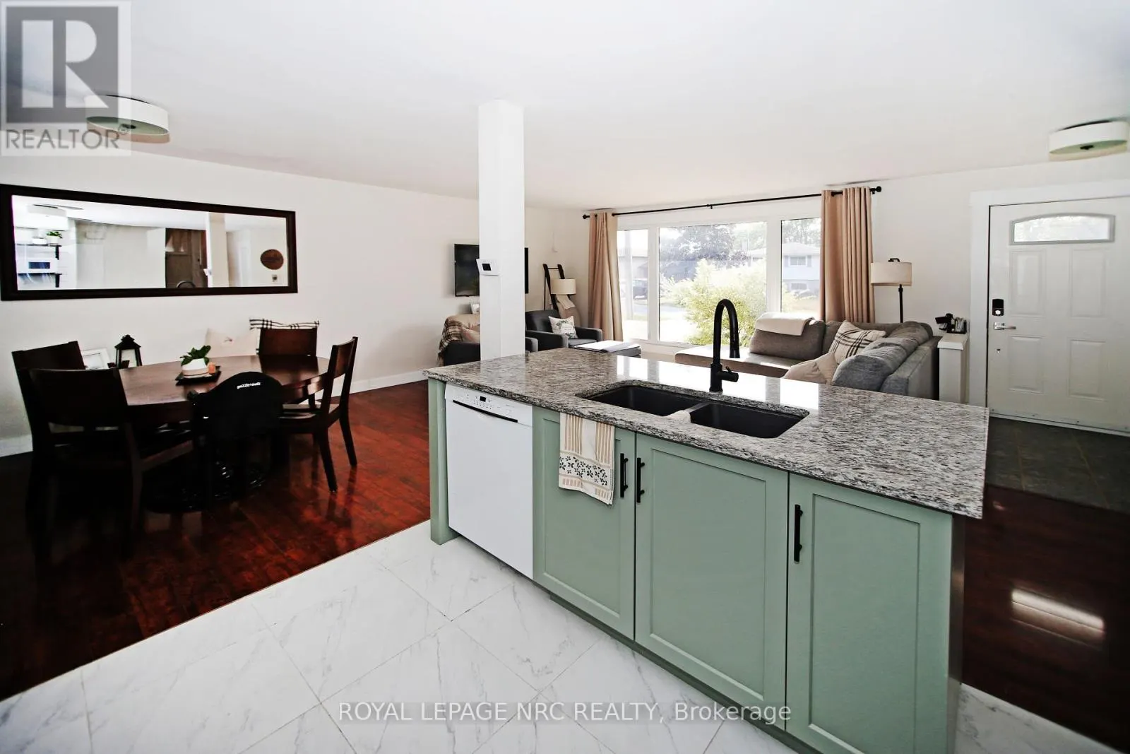 410 LAKESIDE ROAD