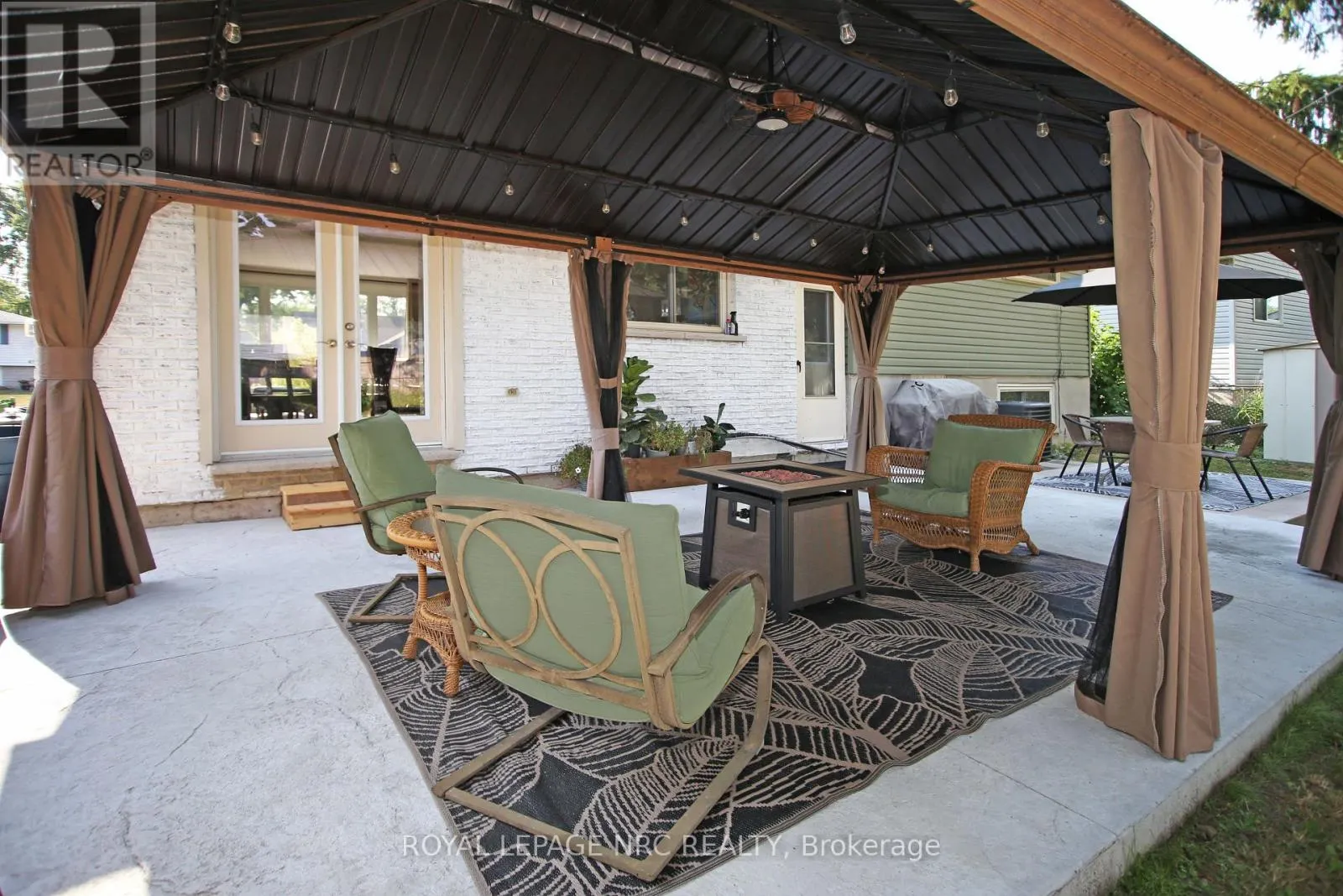 410 LAKESIDE ROAD
