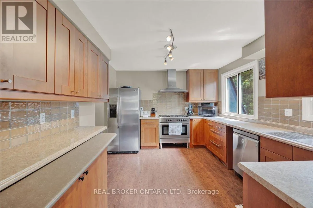 51 SOUTHGLEN ROAD