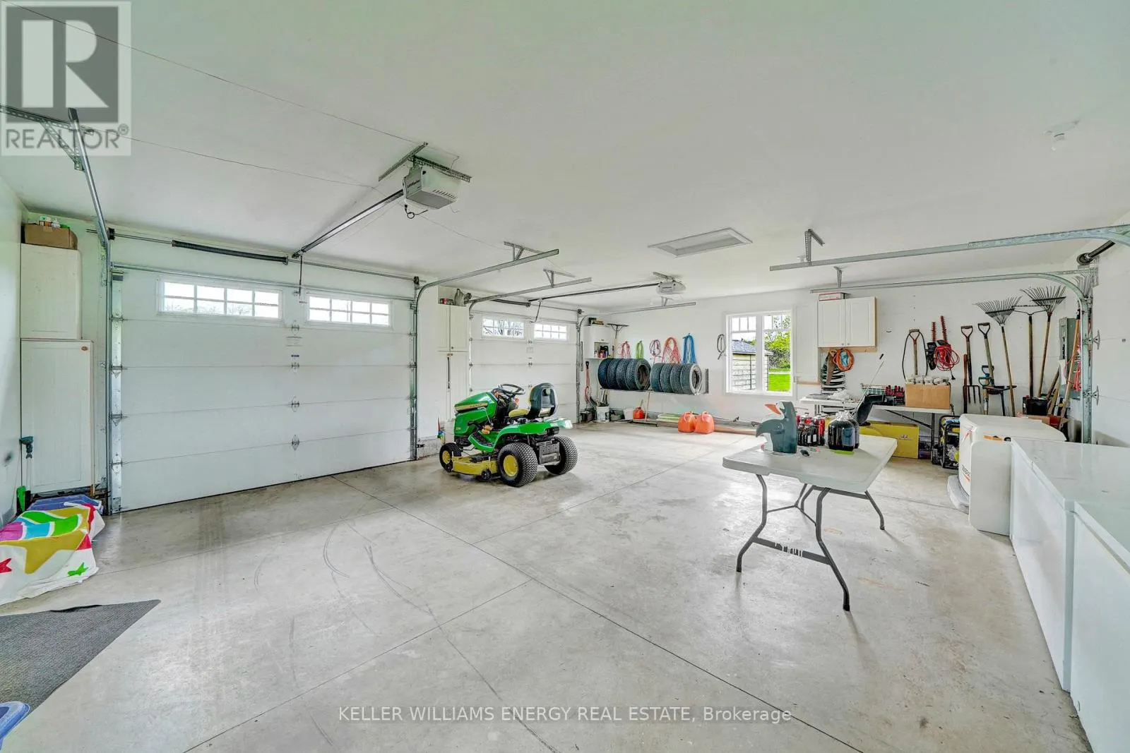 73 WHITE CHAPEL ROAD