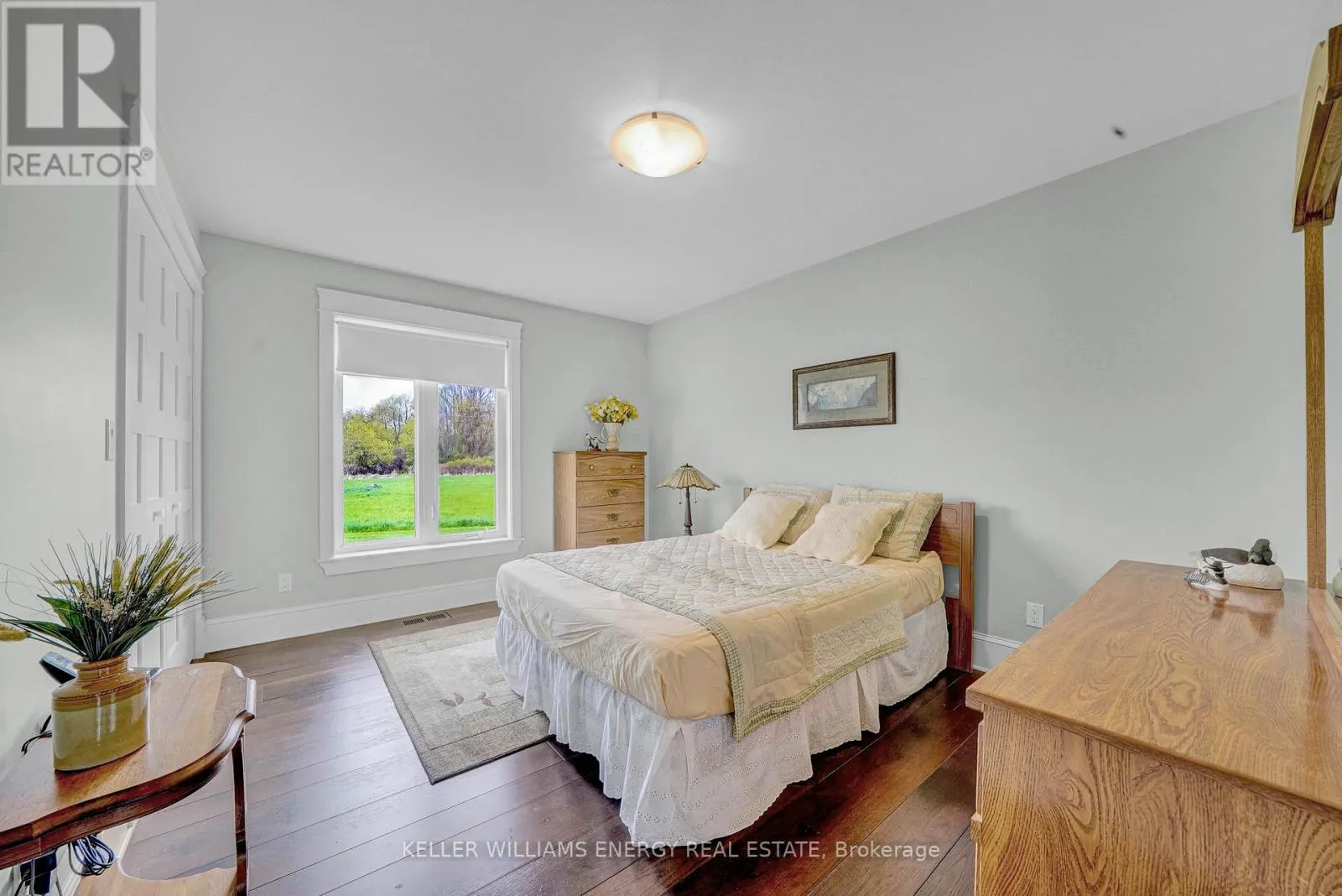 73 WHITE CHAPEL ROAD