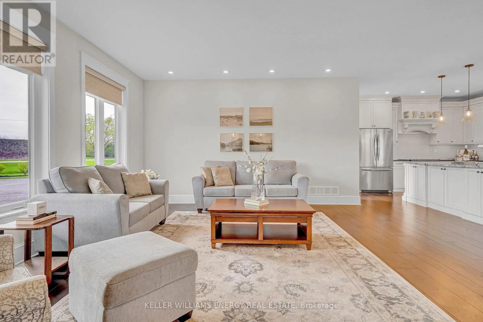 73 WHITE CHAPEL ROAD