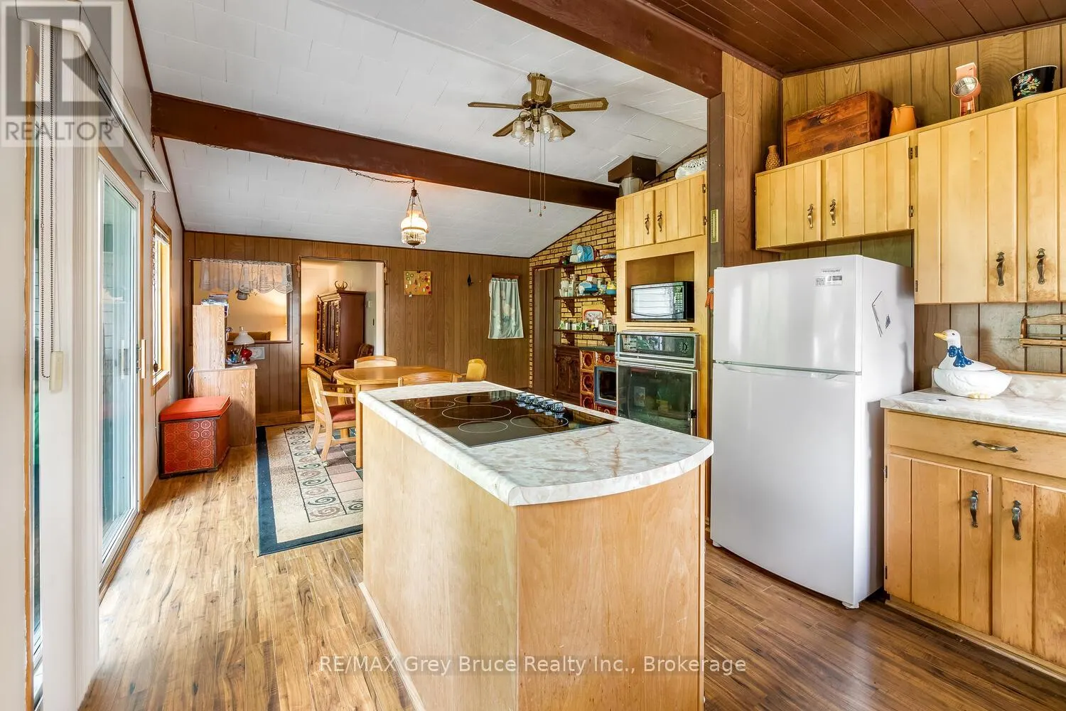 465 SHORELINE AVENUE