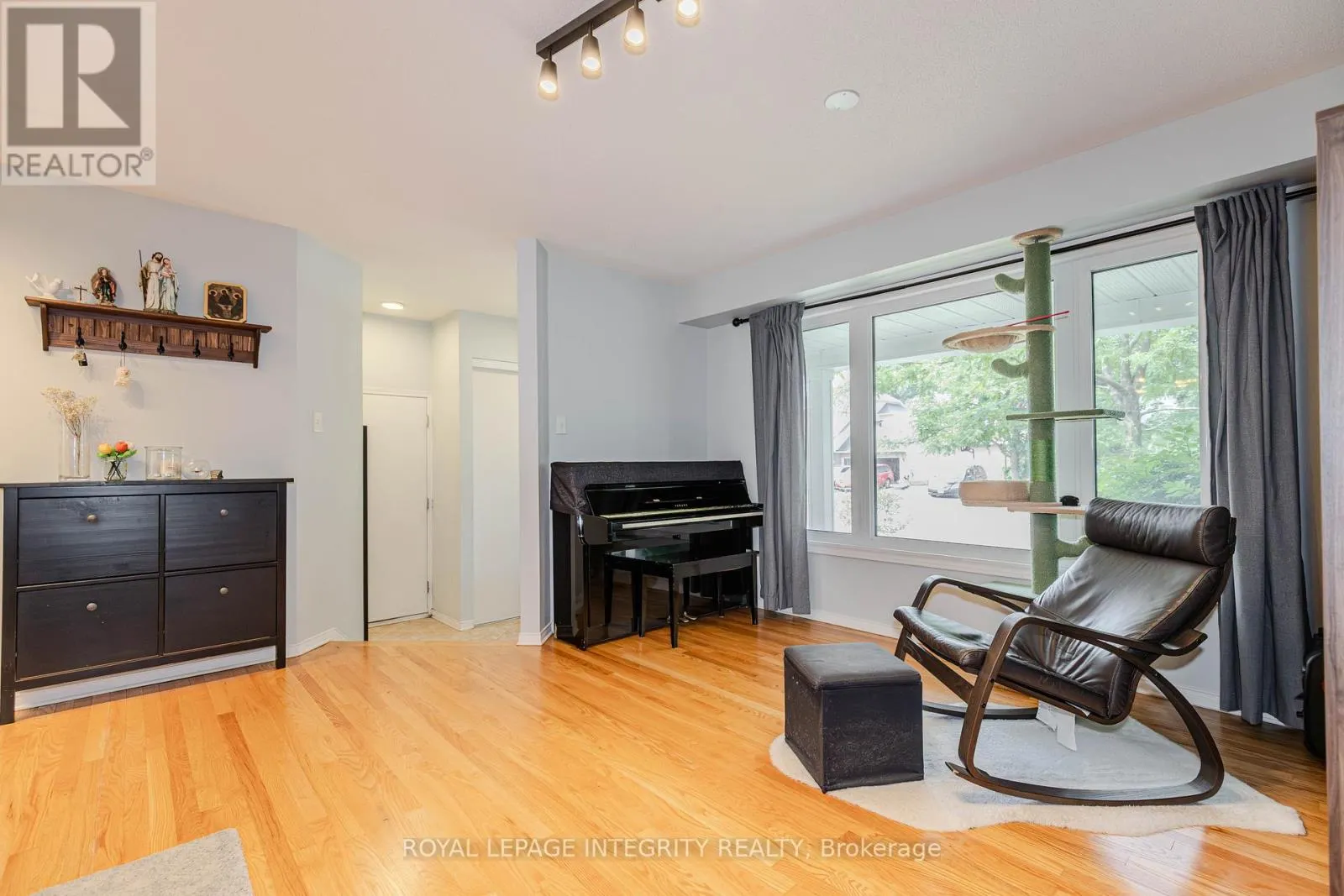 2123 ESPRIT DRIVE