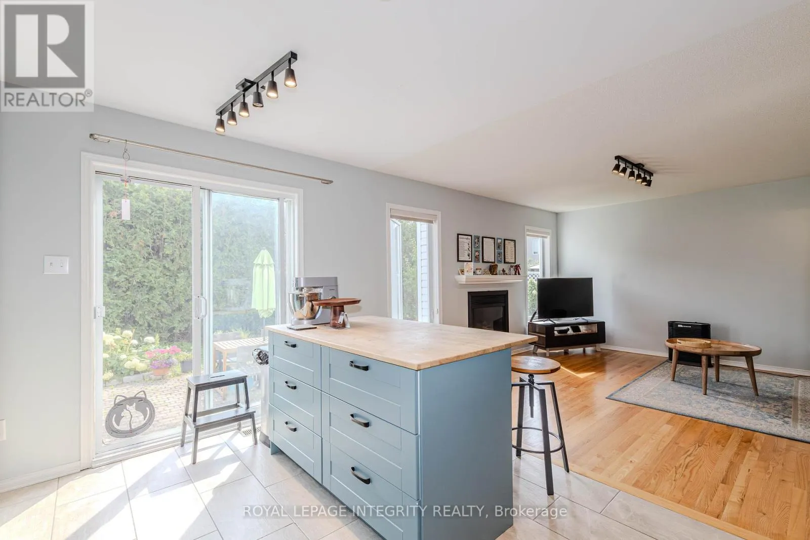 2123 ESPRIT DRIVE