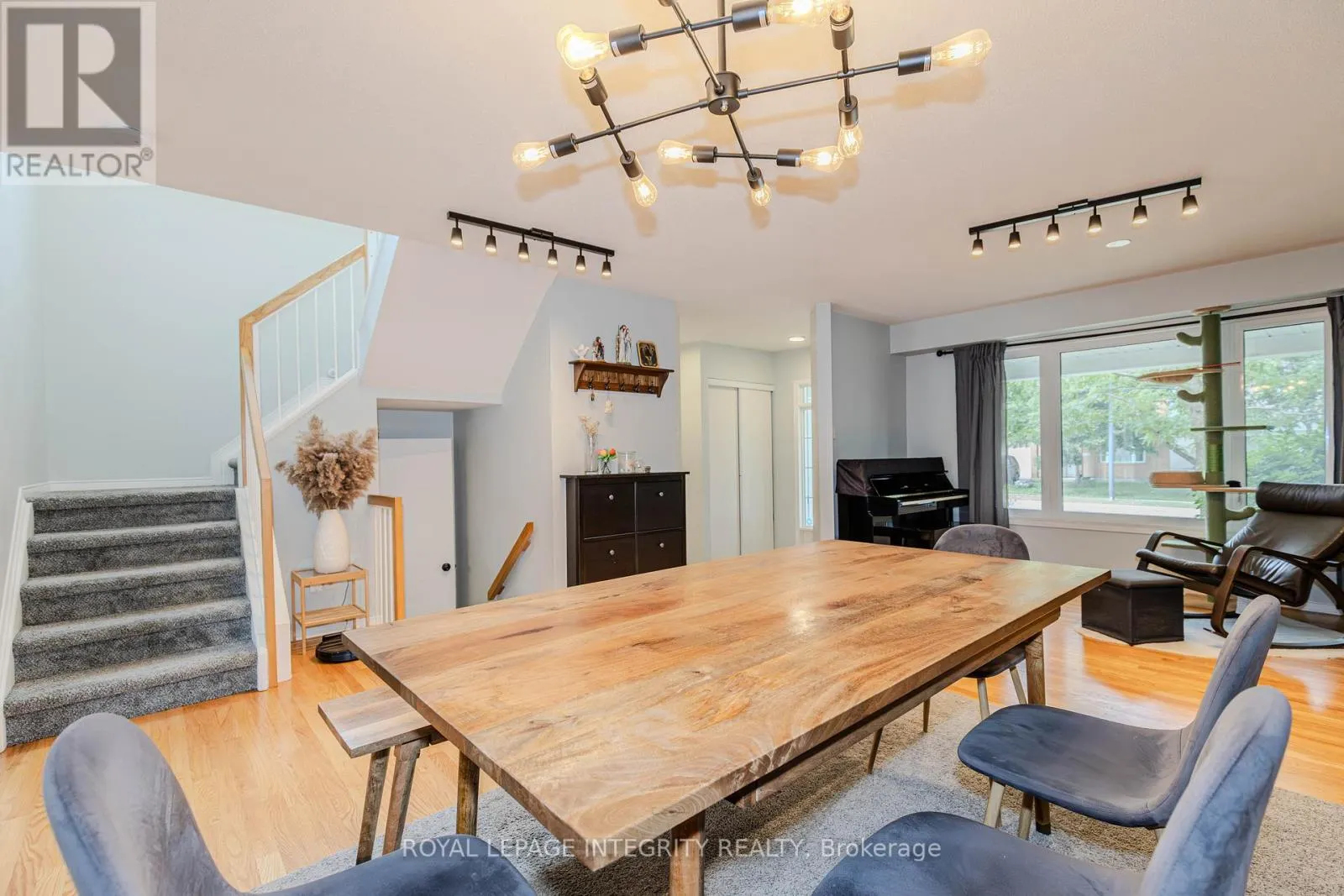 2123 ESPRIT DRIVE
