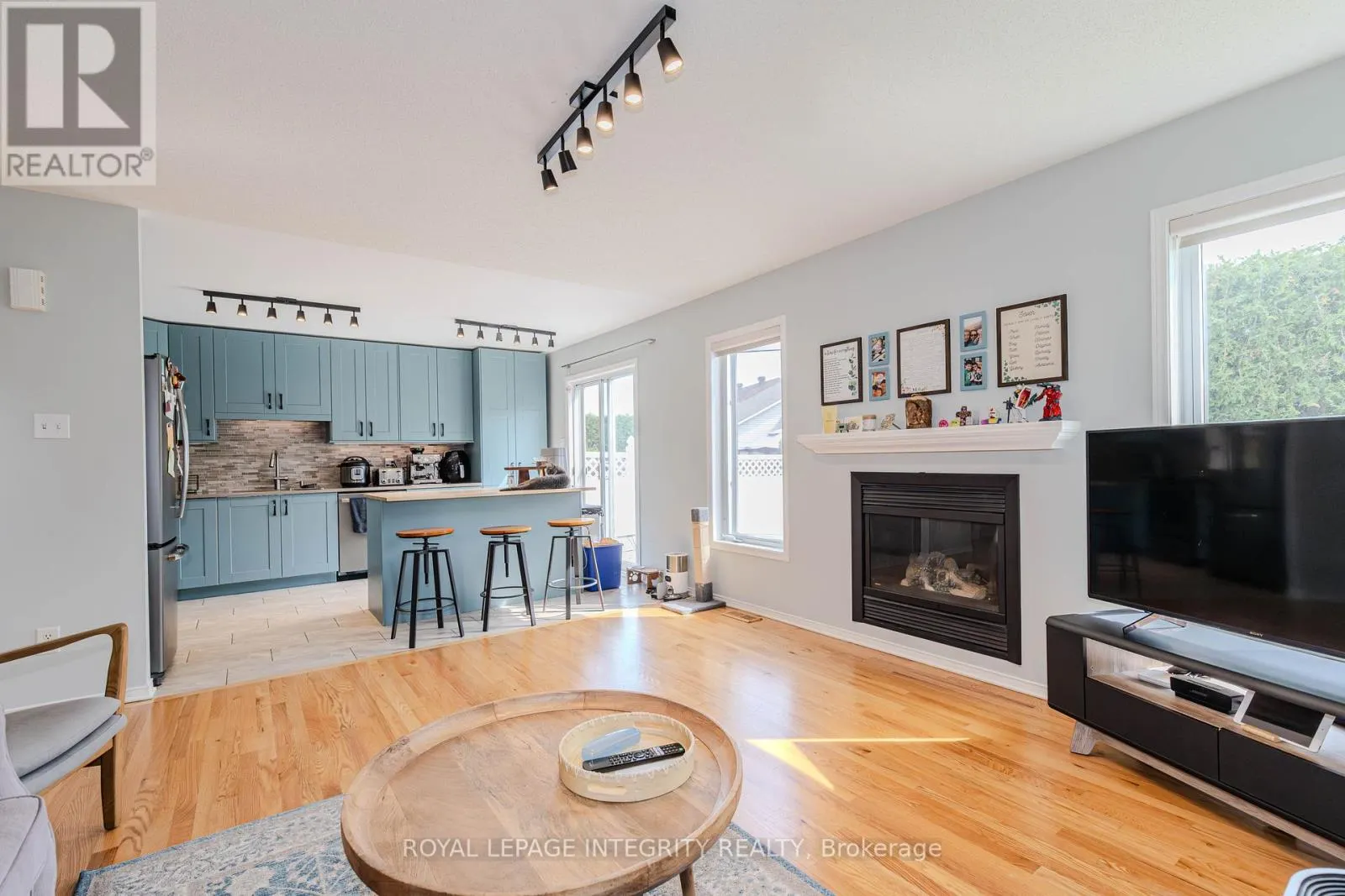 2123 ESPRIT DRIVE