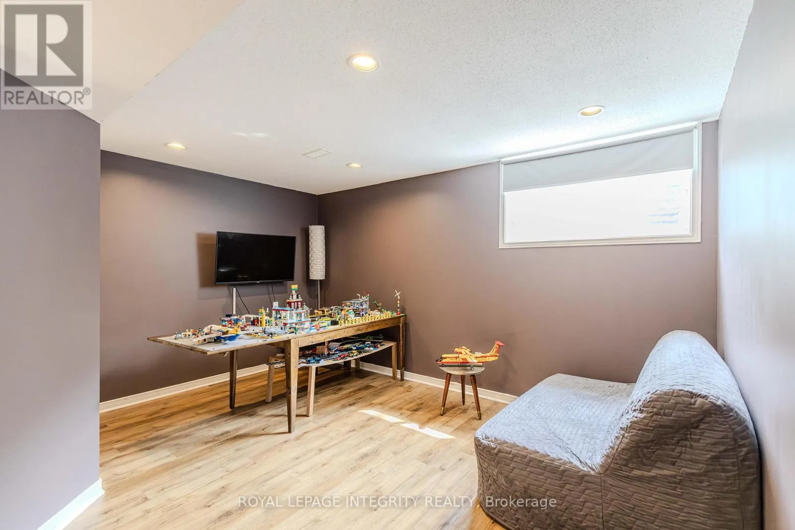 2123 ESPRIT DRIVE