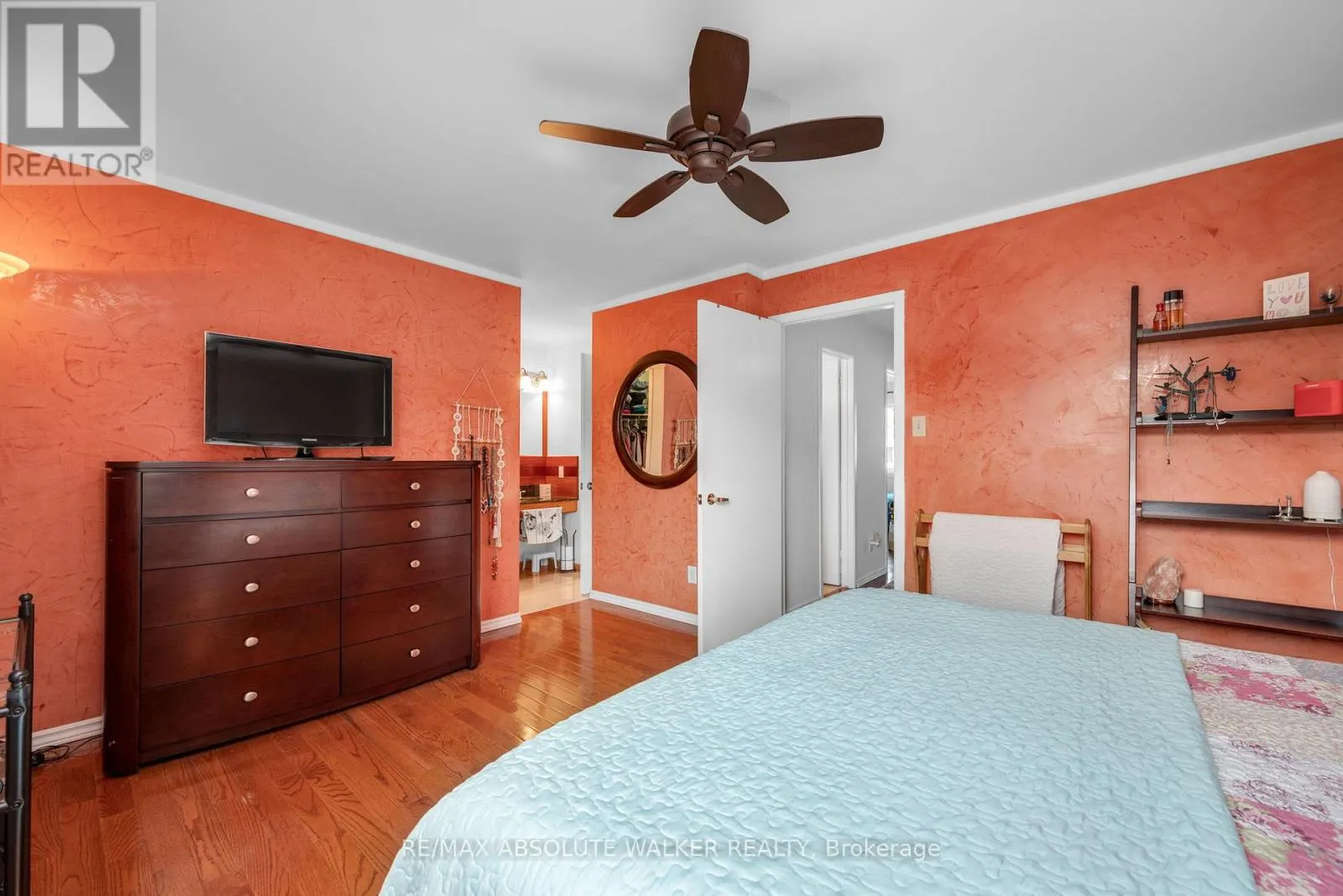 52 - 105 CLAIBORNE WAY