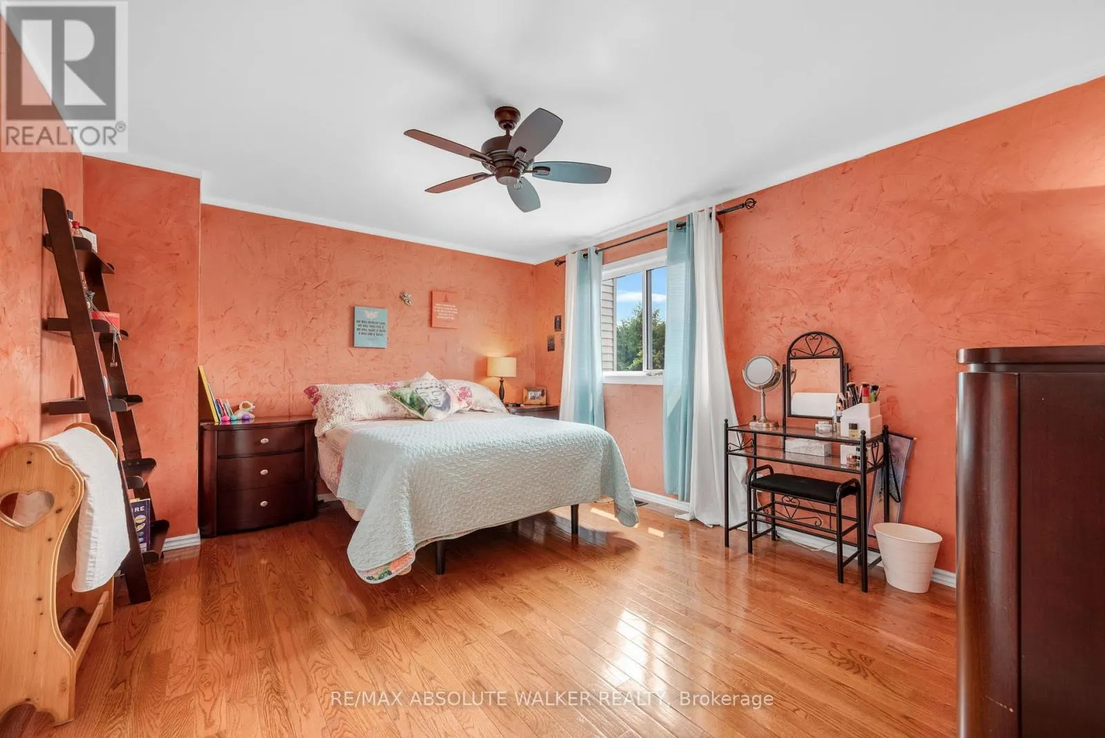 52 - 105 CLAIBORNE WAY