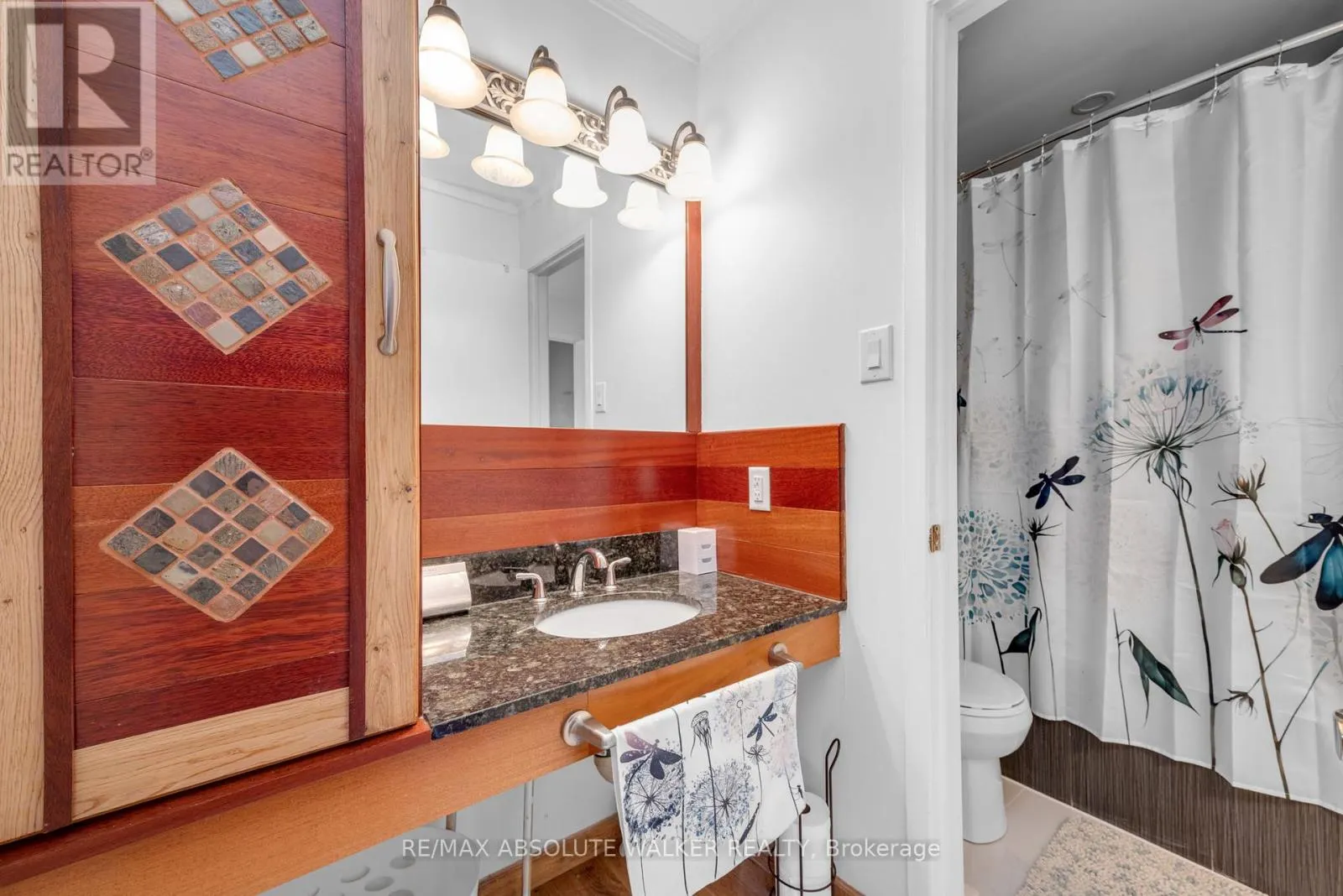 52 - 105 CLAIBORNE WAY