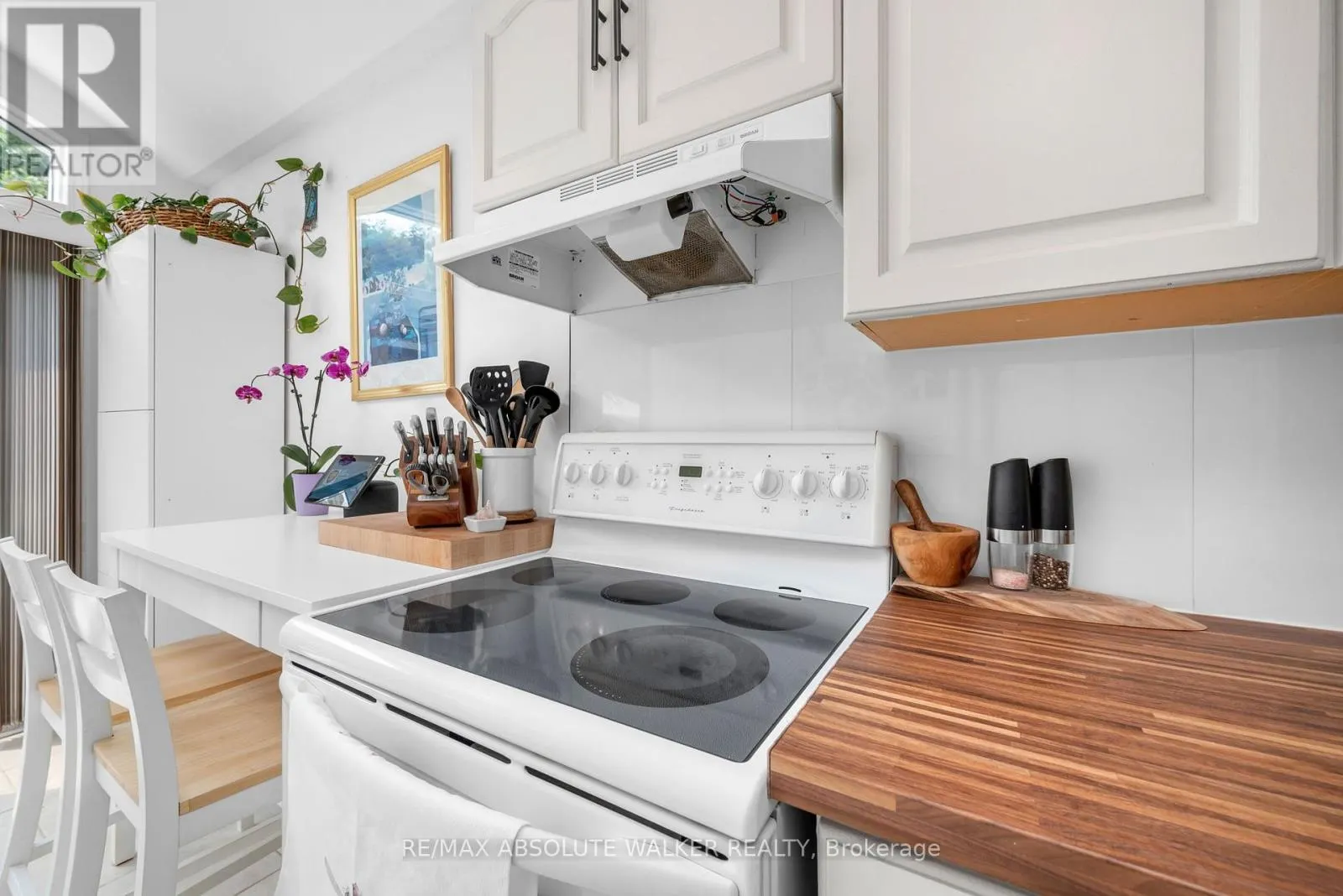 52 - 105 CLAIBORNE WAY