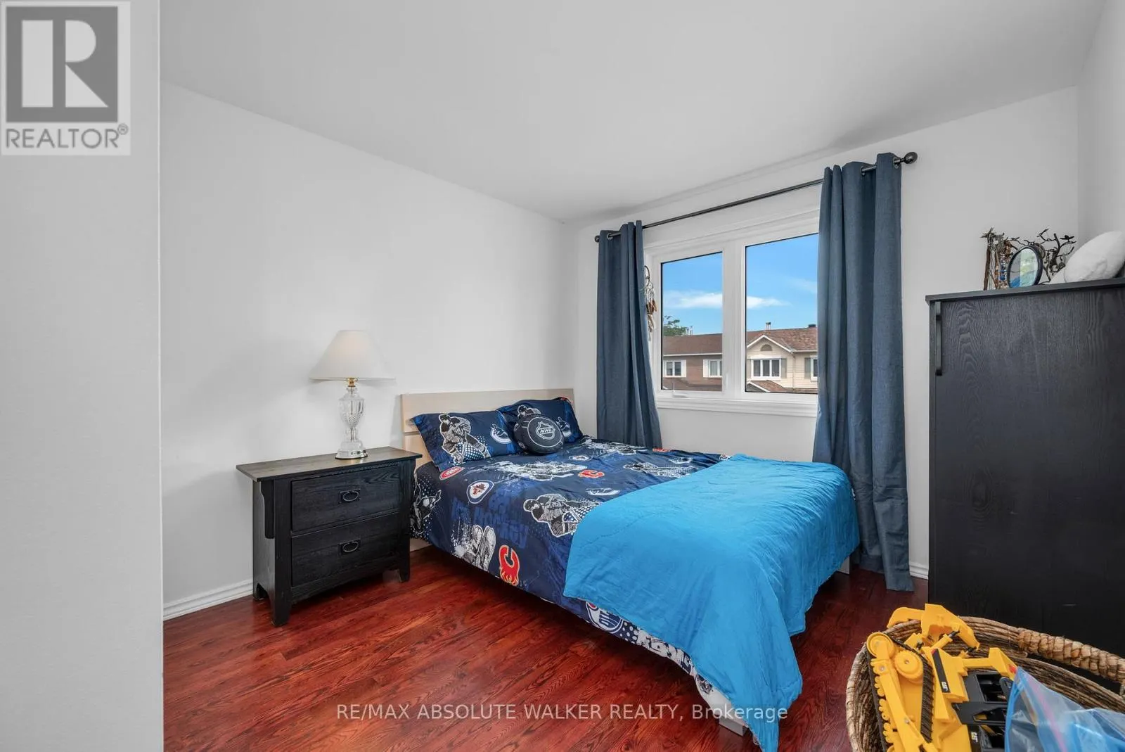 52 - 105 CLAIBORNE WAY