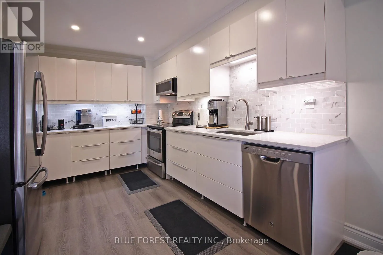 8 - 590 MILLBANK DRIVE, #8