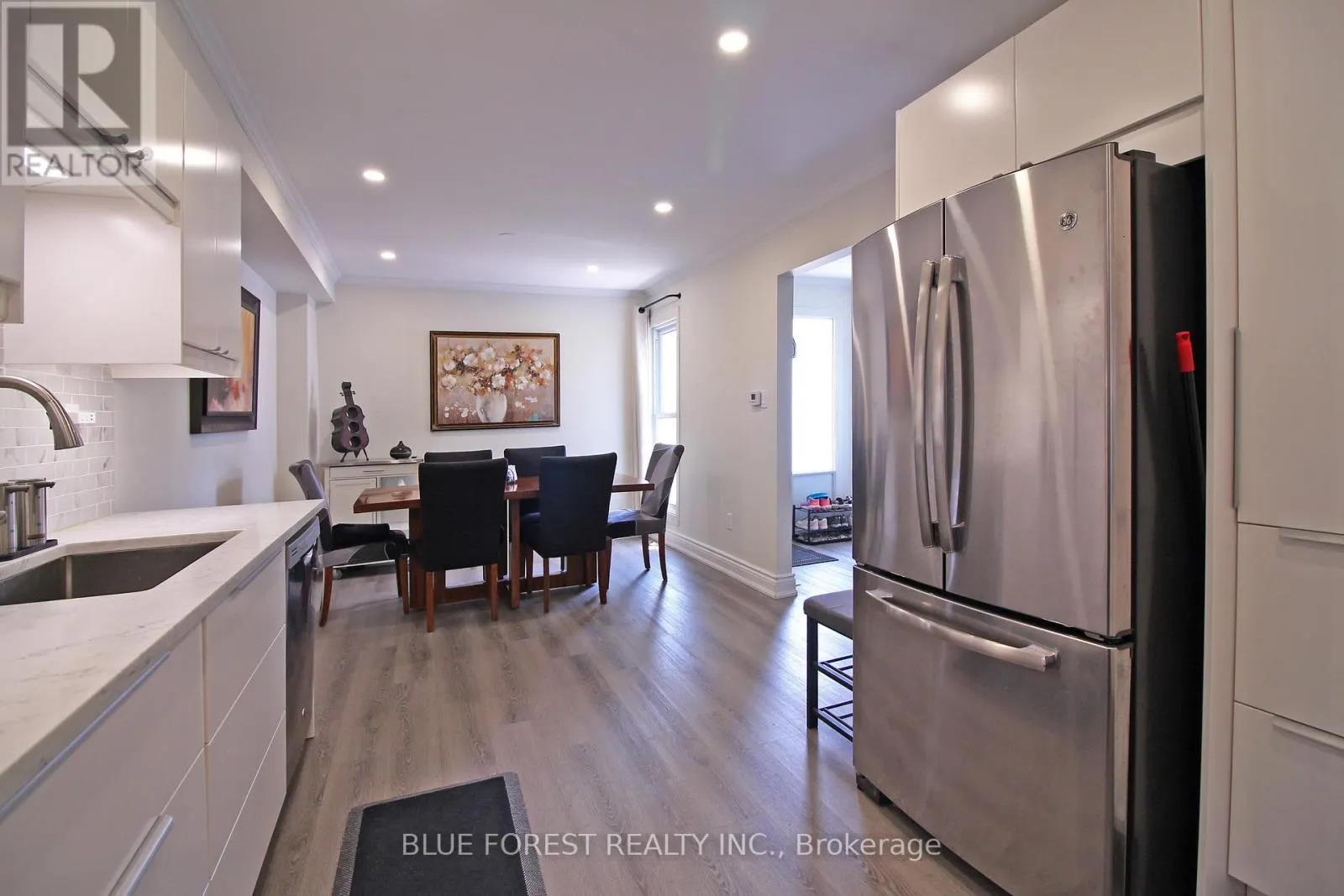 8 - 590 MILLBANK DRIVE, #8