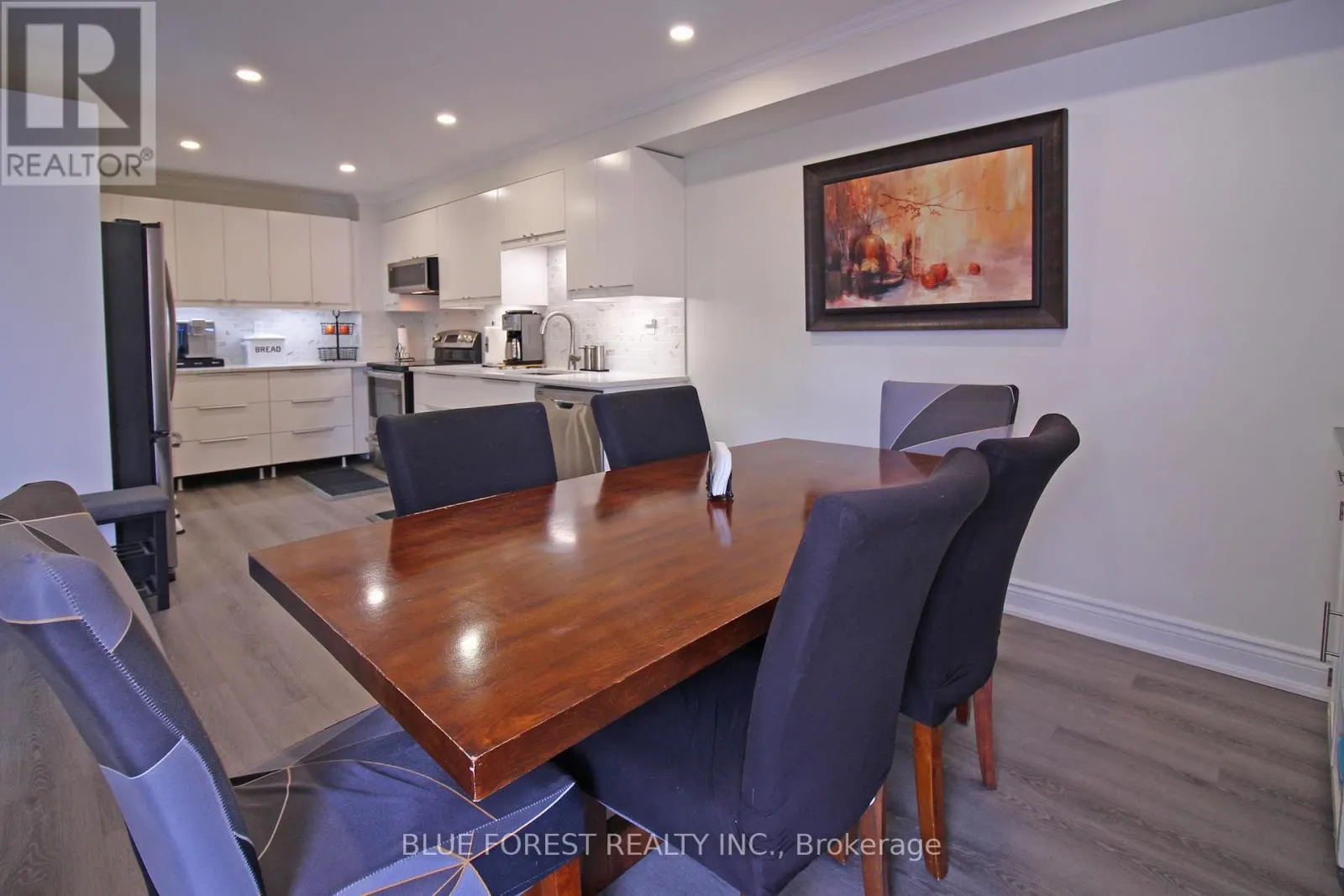 8 - 590 MILLBANK DRIVE, #8