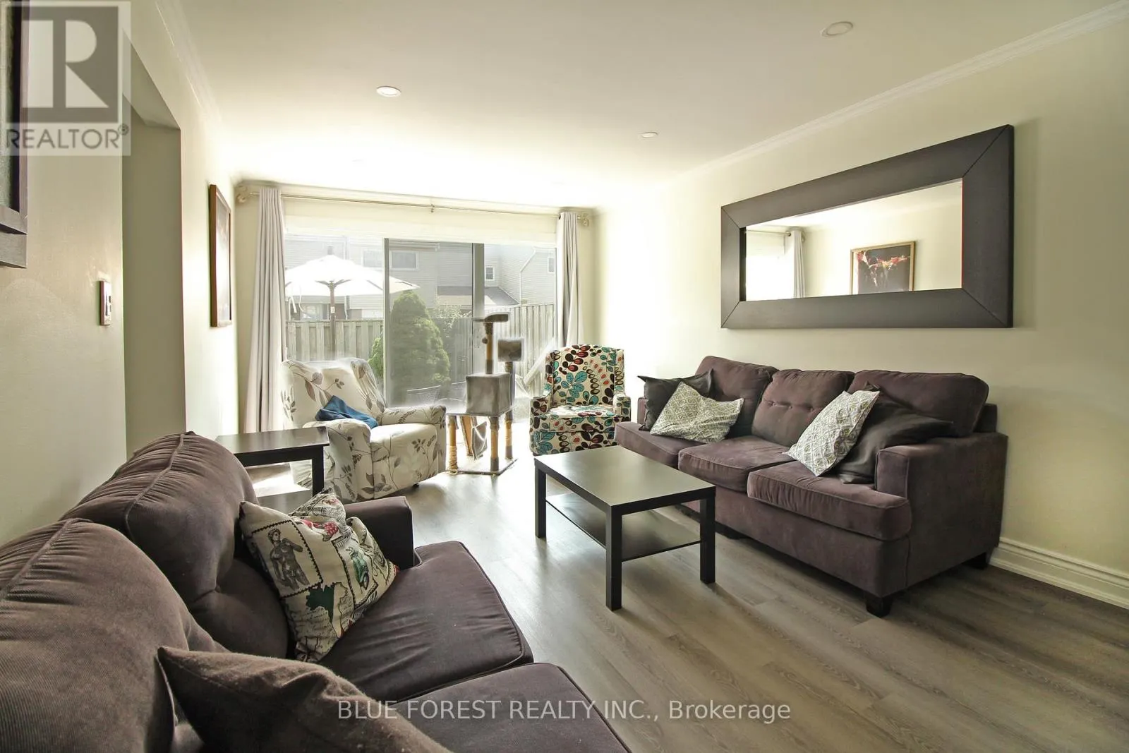 8 - 590 MILLBANK DRIVE, #8