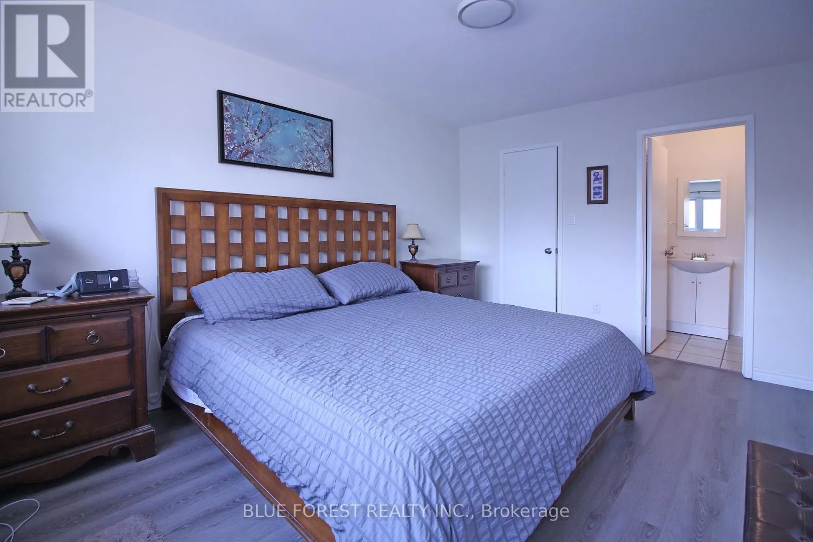 8 - 590 MILLBANK DRIVE, #8