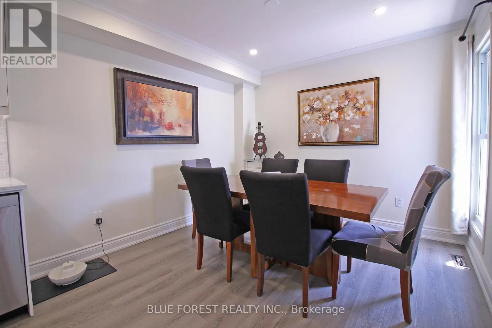 8 - 590 MILLBANK DRIVE, #8