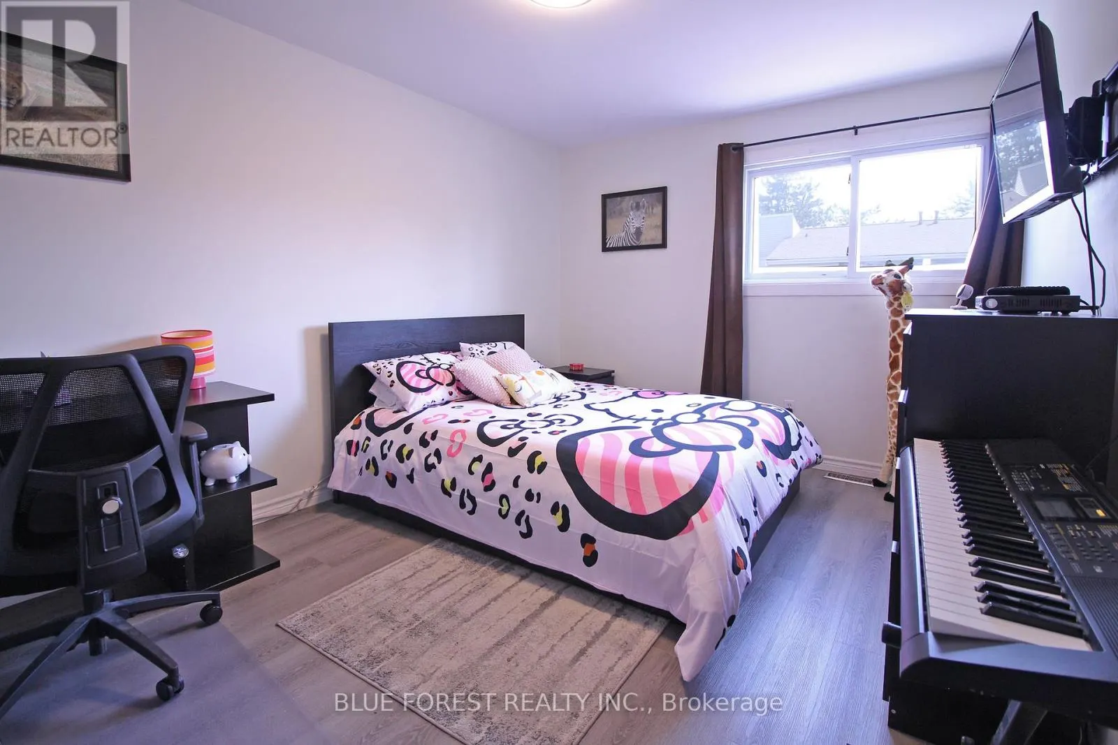 8 - 590 MILLBANK DRIVE, #8