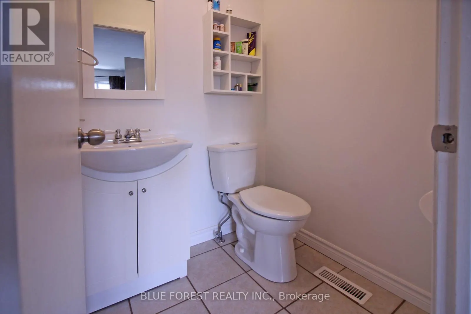 8 - 590 MILLBANK DRIVE, #8