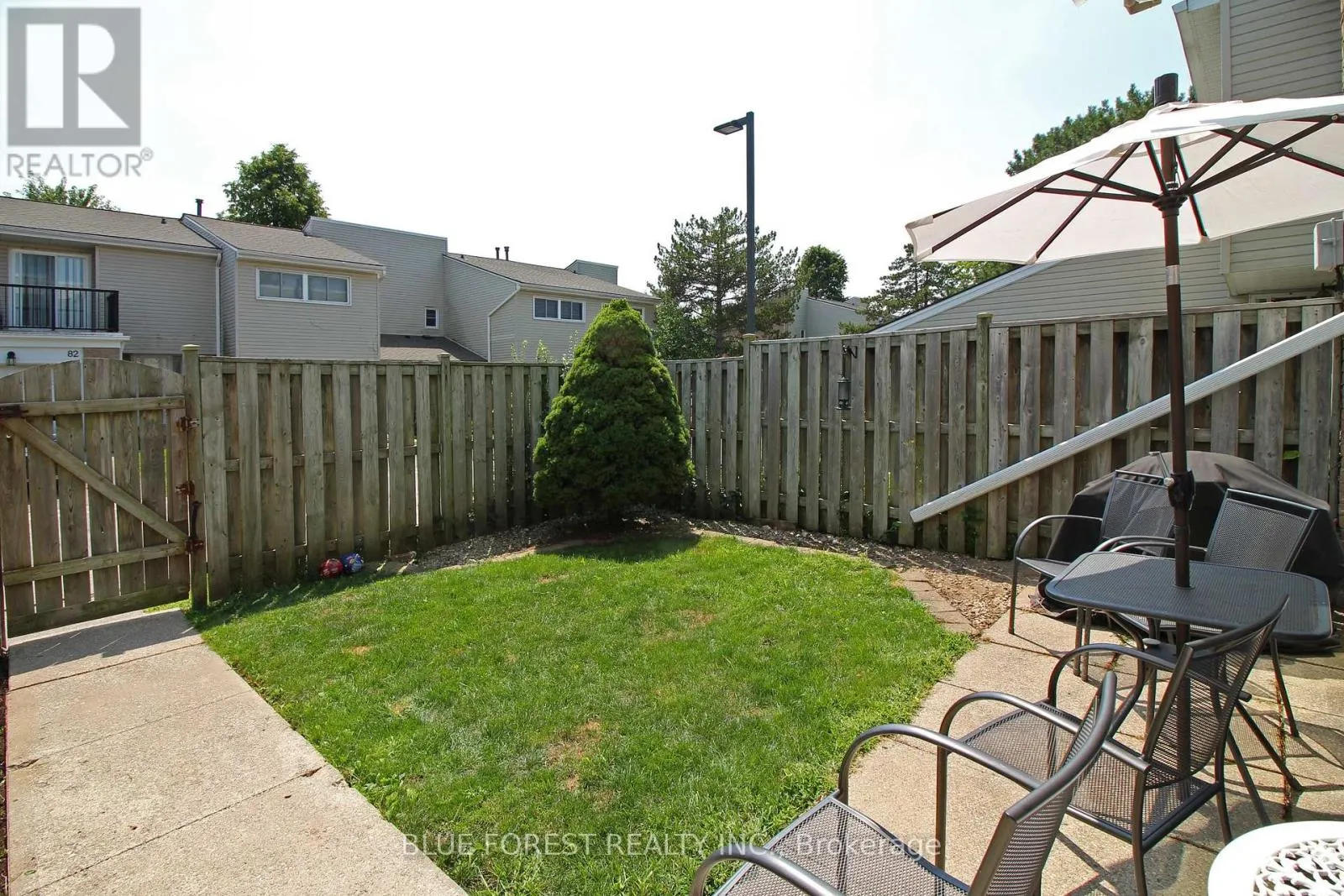 8 - 590 MILLBANK DRIVE, #8