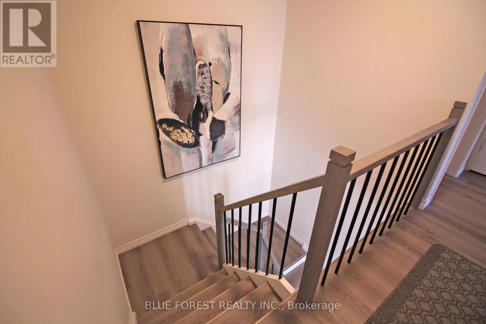 8 - 590 MILLBANK DRIVE, #8