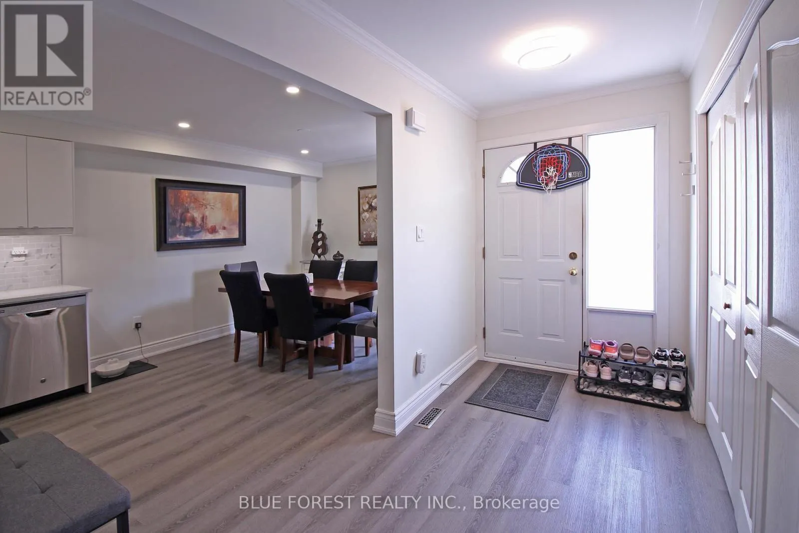 8 - 590 MILLBANK DRIVE, #8