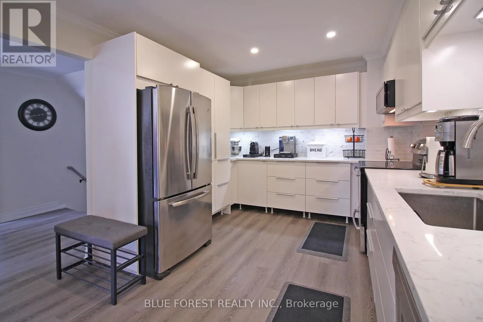 8 - 590 MILLBANK DRIVE, #8