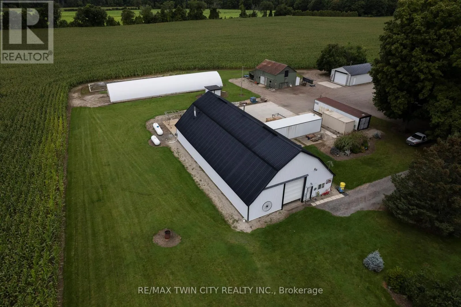 331 MIDDLE TOWNLINE ROAD