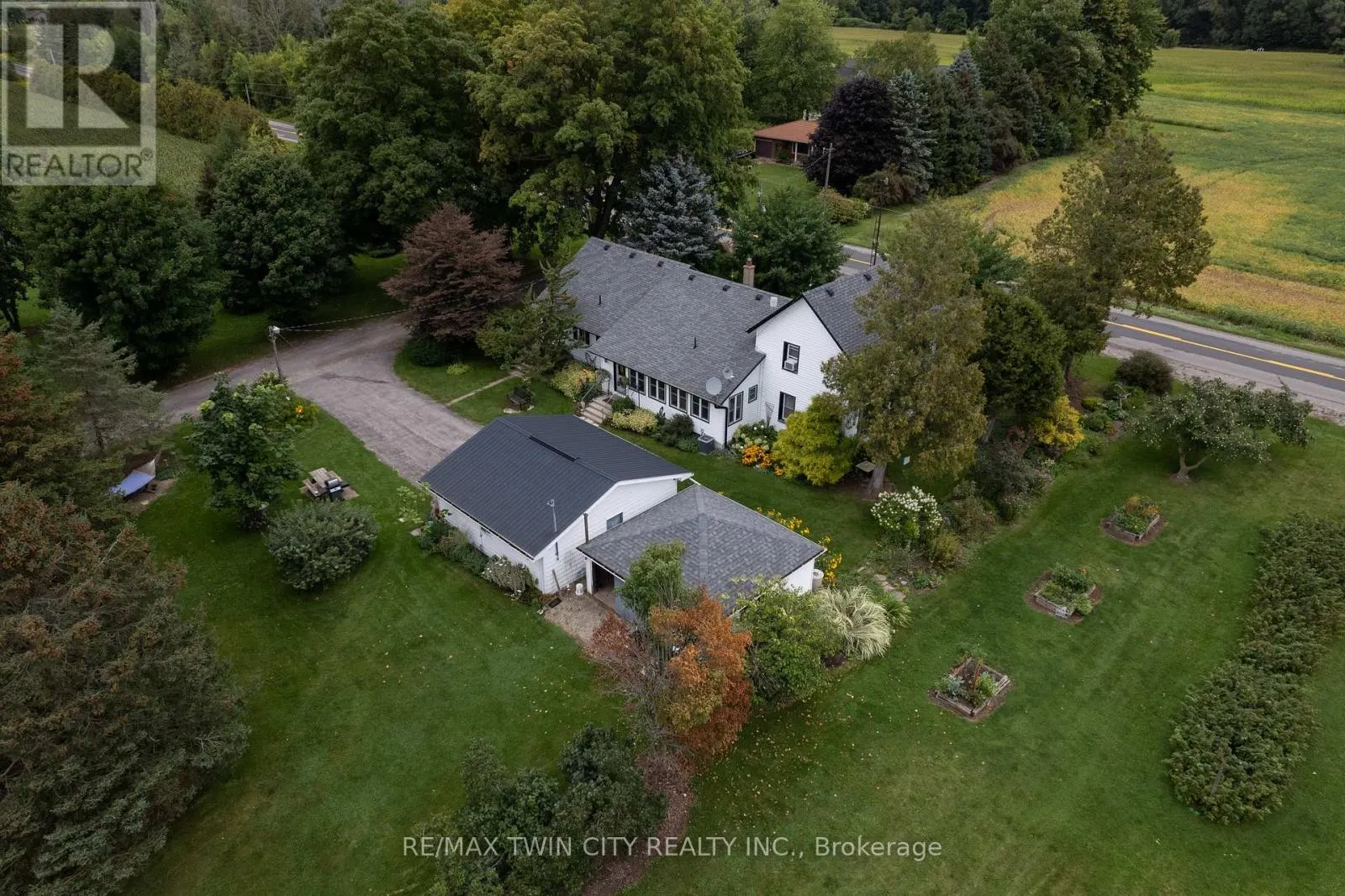 331 MIDDLE TOWNLINE ROAD