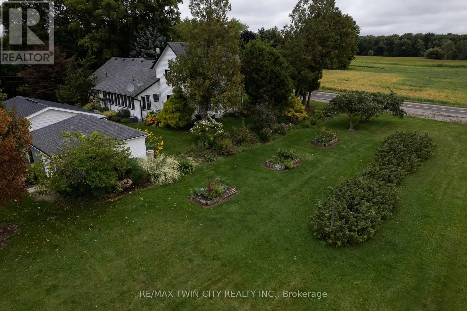 331 MIDDLE TOWNLINE ROAD