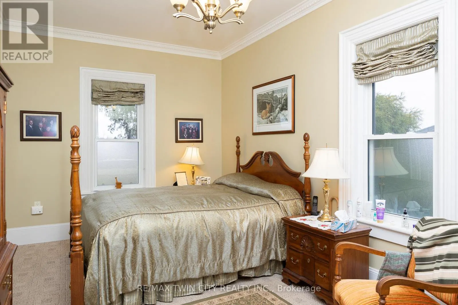 331 MIDDLE TOWNLINE ROAD