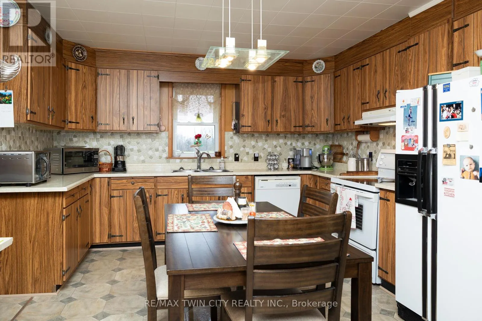 331 MIDDLE TOWNLINE ROAD