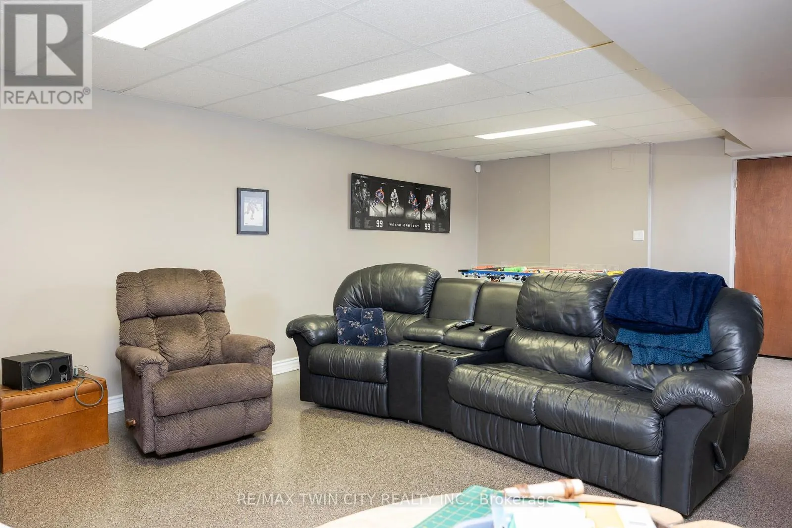 331 MIDDLE TOWNLINE ROAD