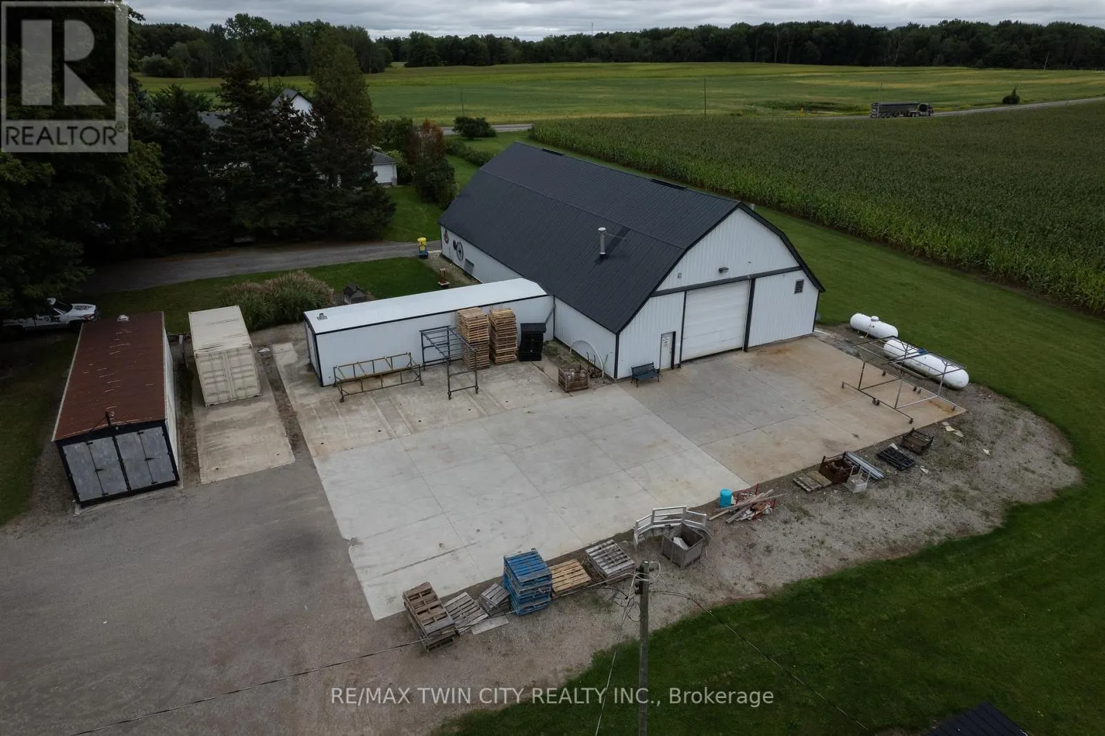 331 MIDDLE TOWNLINE ROAD