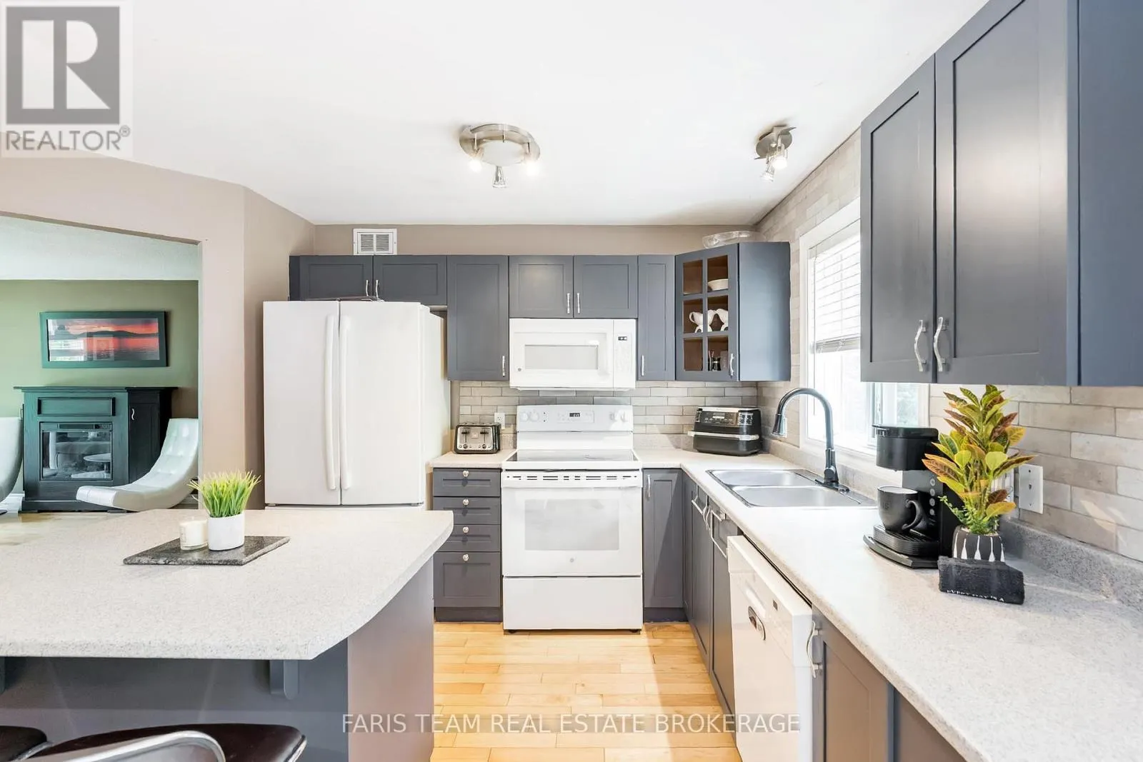 85 FULSOM CRESCENT