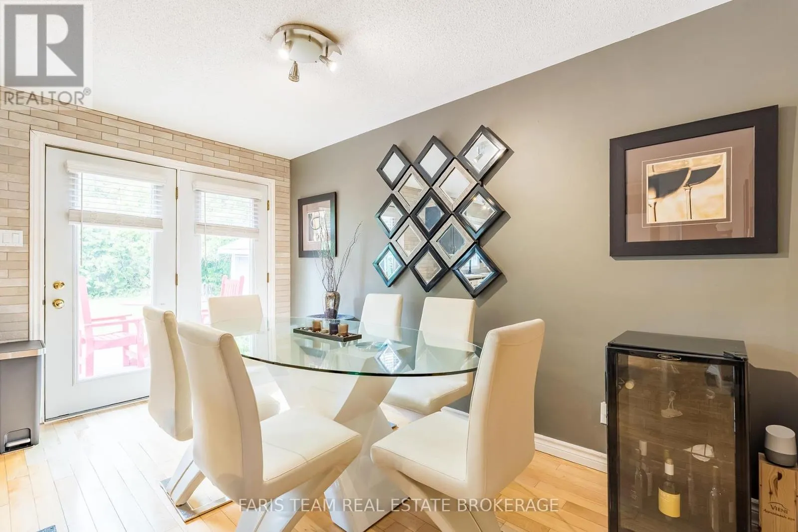 85 FULSOM CRESCENT