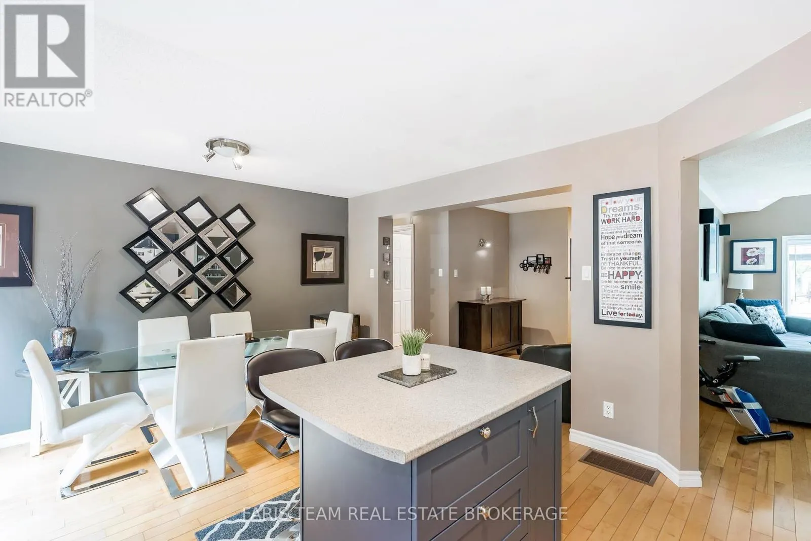 85 FULSOM CRESCENT