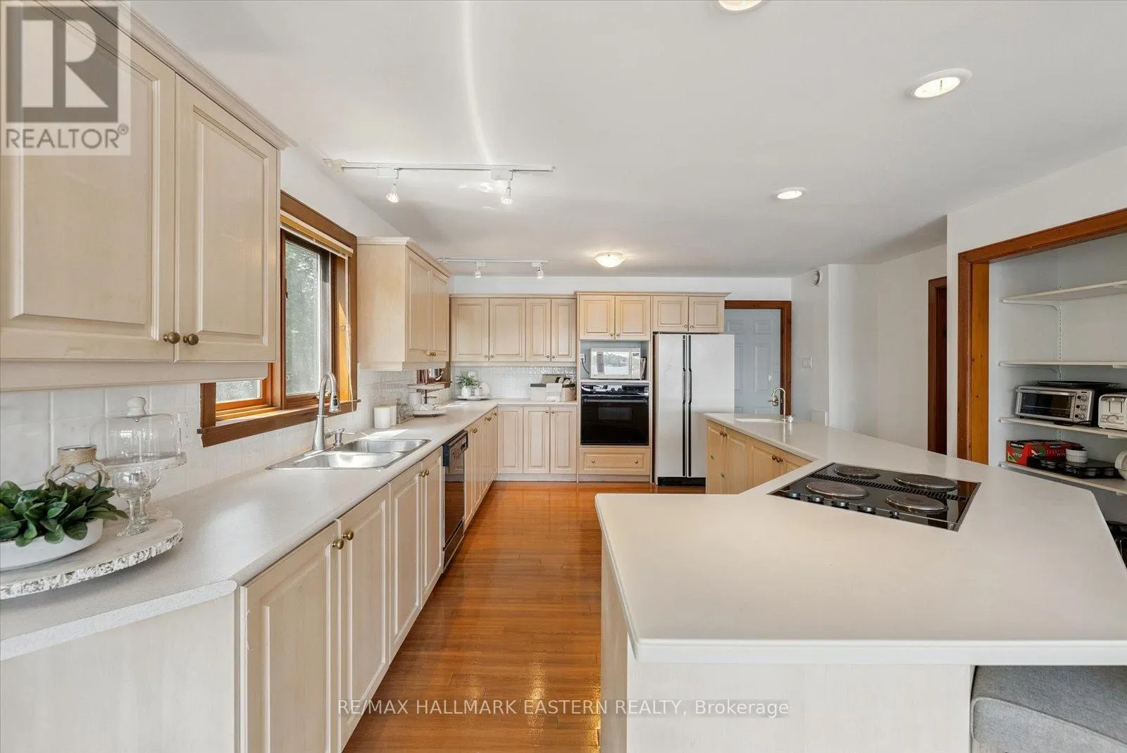865 CHEMONGVIEW DRIVE