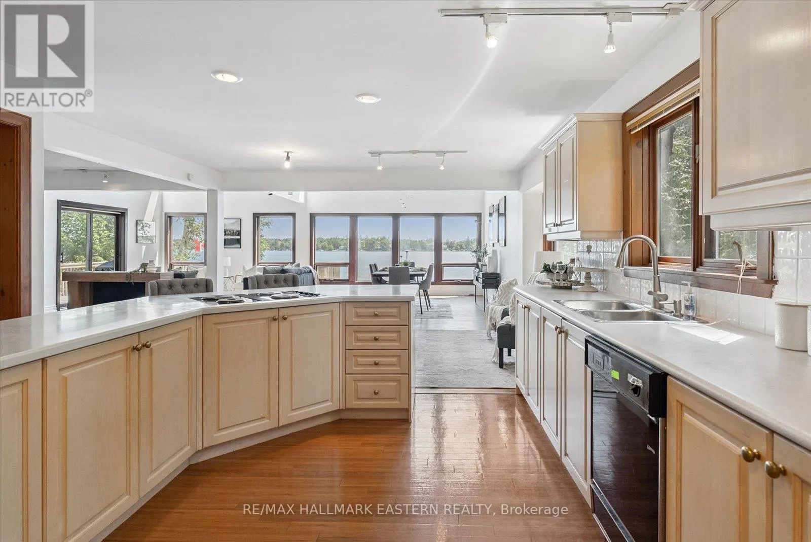 865 CHEMONGVIEW DRIVE